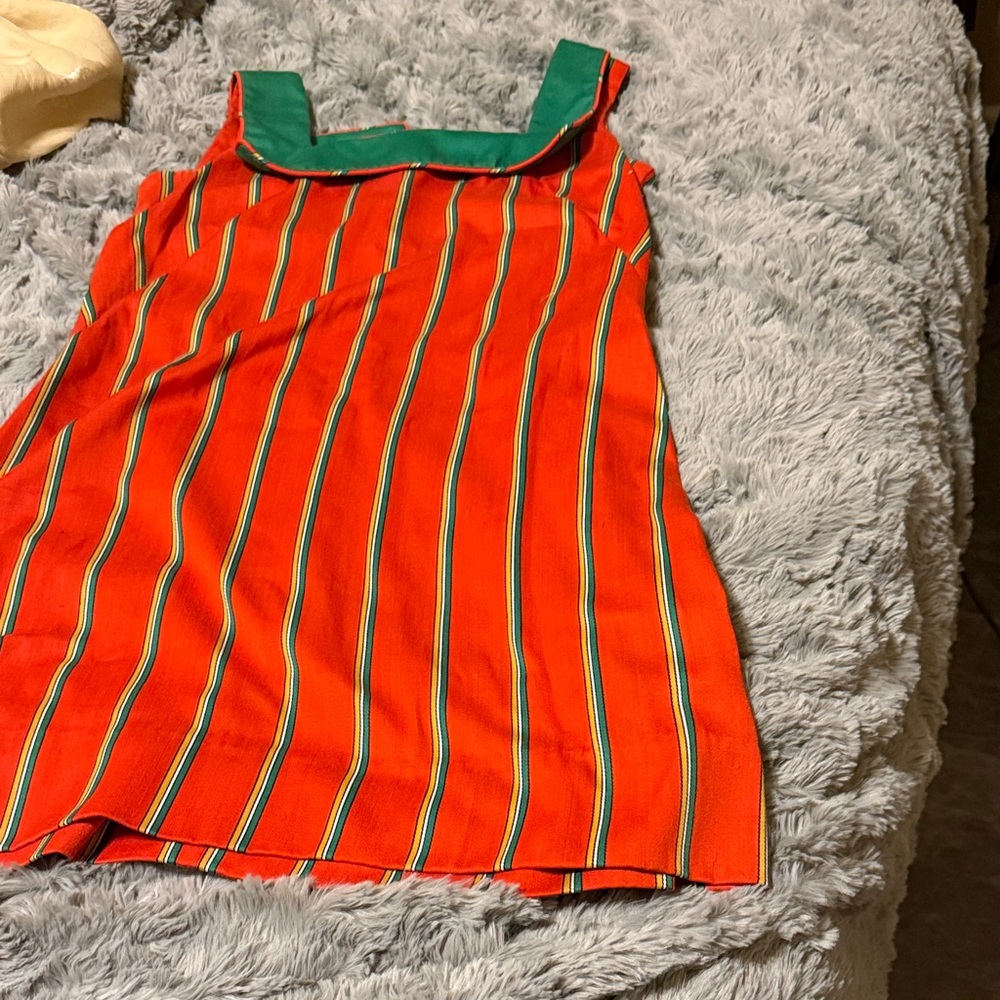 Vintage strip dress with collar